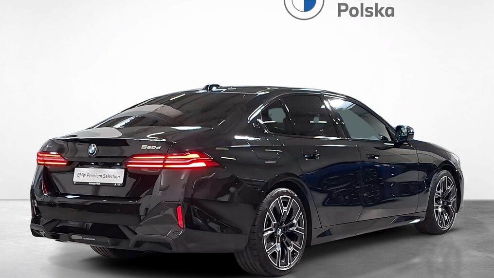 BMW Serii 5, 520