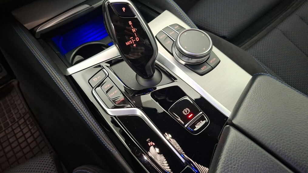 BMW Serii 5, 520