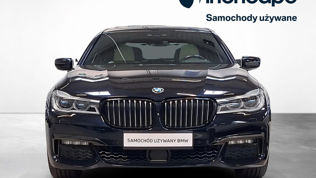BMW Serii 7, 740