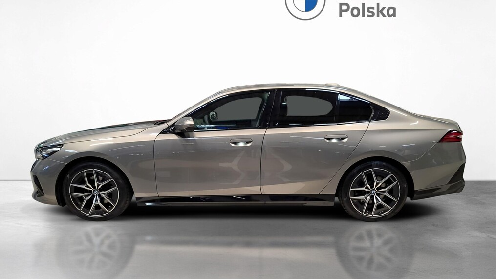 BMW Serii 5, 520