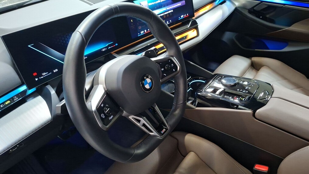 BMW Serii 5, 520
