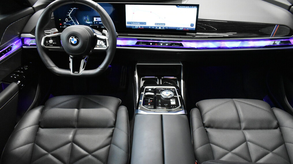 BMW Serii 7, 740