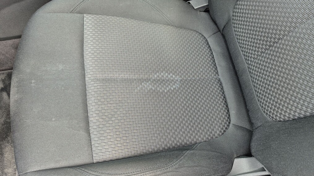 BMW Serii 2, 218