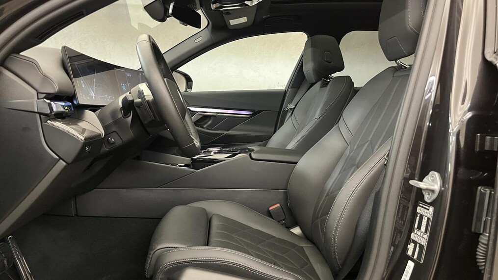 BMW Serii 5, 520