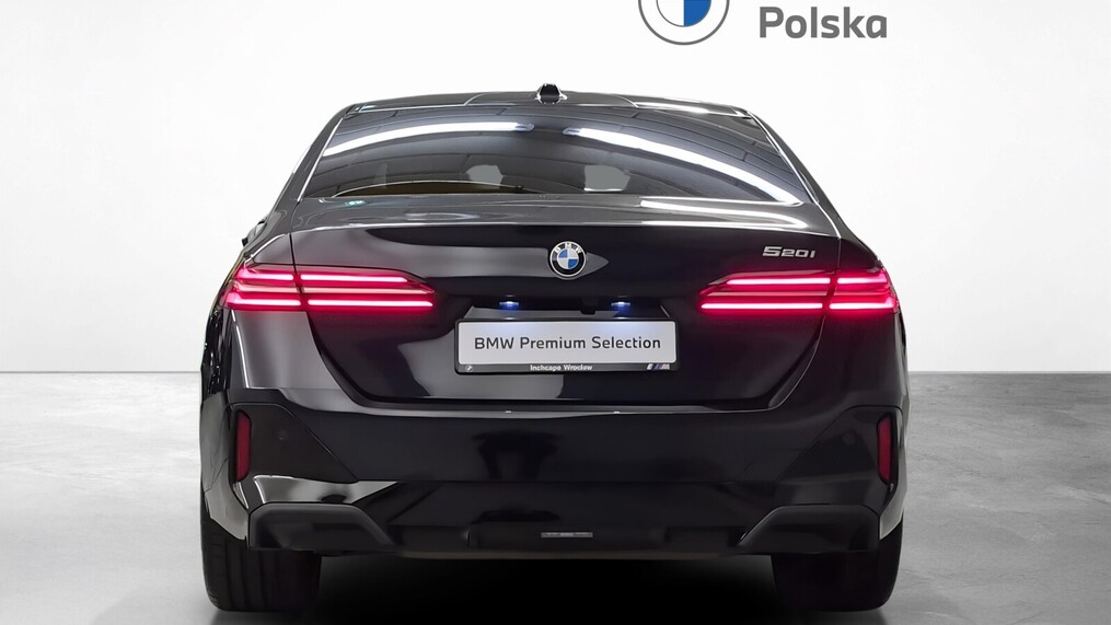 BMW Serii 5, 520