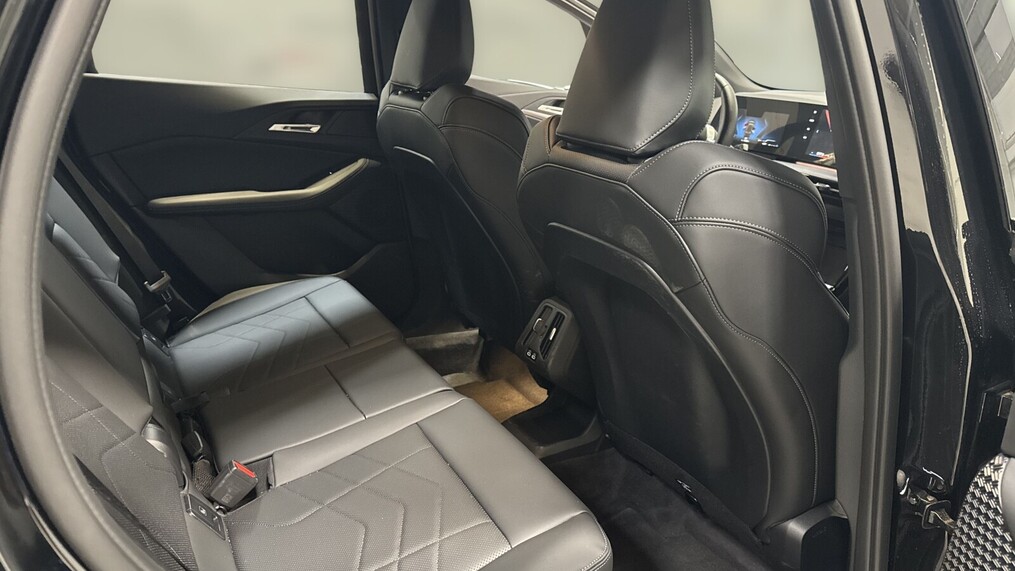 BMW Serii 2, 223