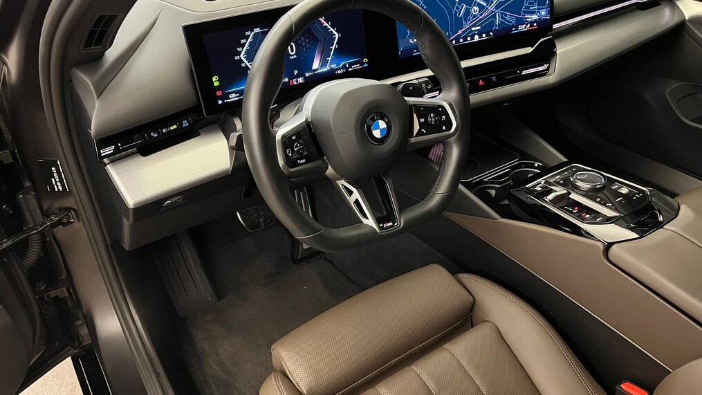 BMW Serii 5, 520