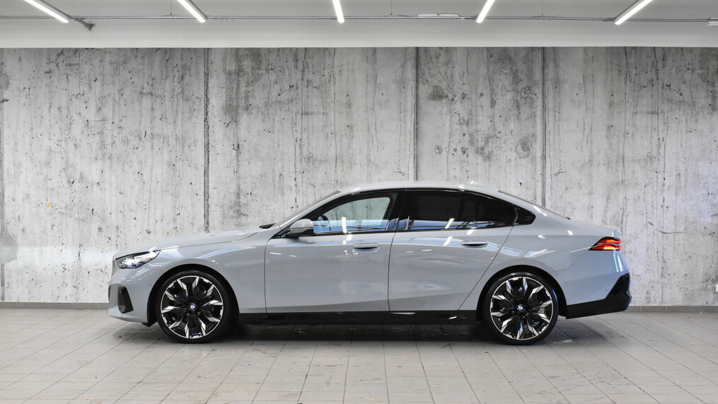 BMW Serii 5, 520