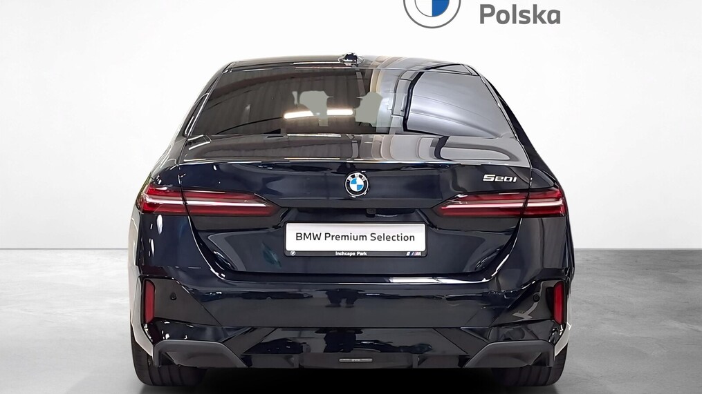 BMW Serii 5, 520