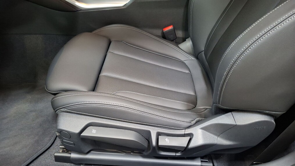 BMW Serii 2, 230