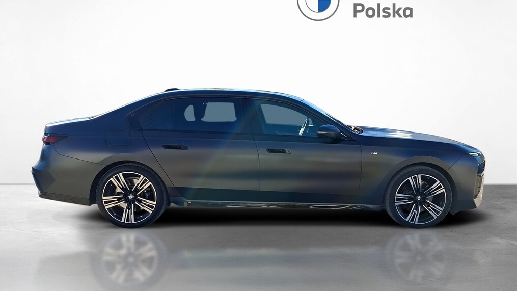 BMW Serii 7, 740
