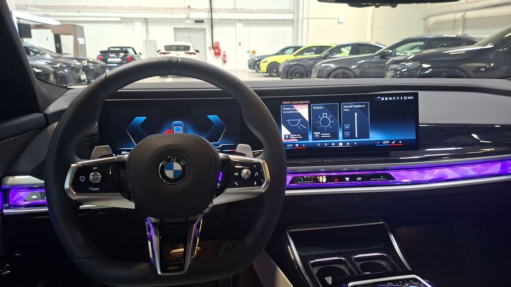 BMW Serii 7, 740
