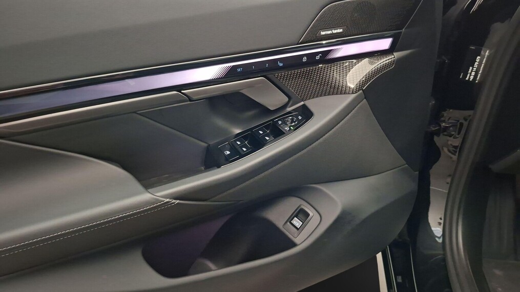 BMW Serii 5, 520