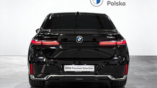 BMW Serii 7, 740