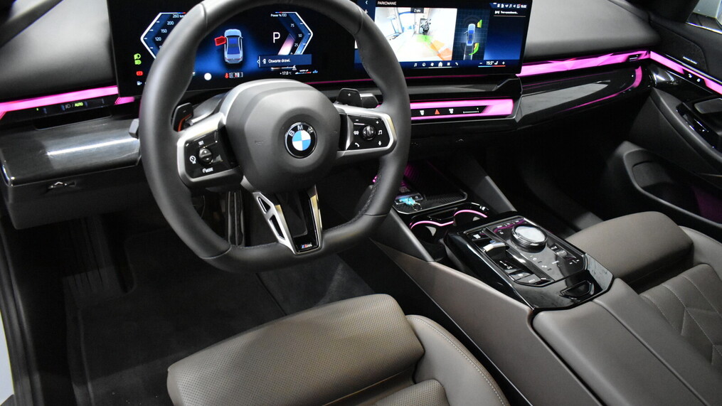 BMW Serii 5, 520