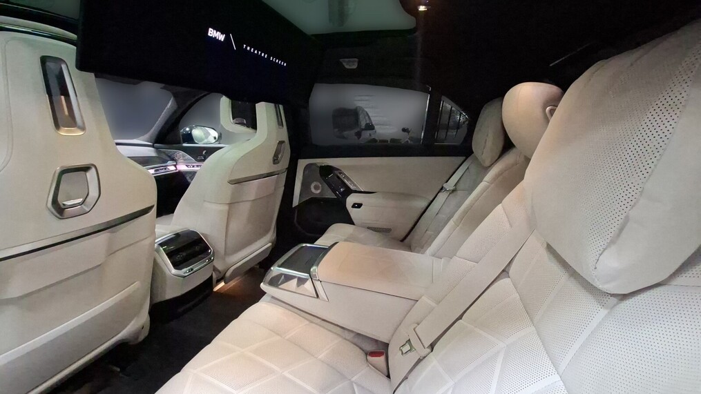 BMW Serii 7, 740