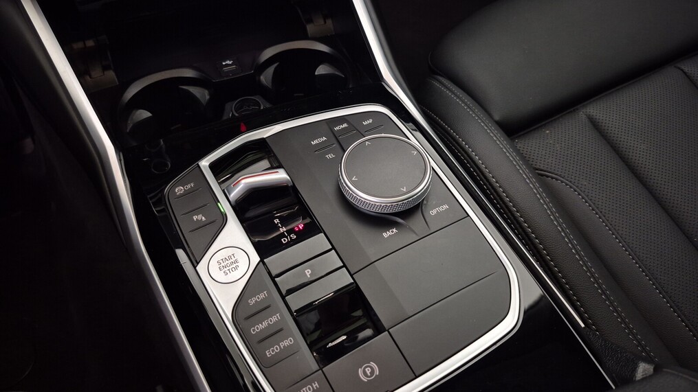 BMW Serii 3, 320