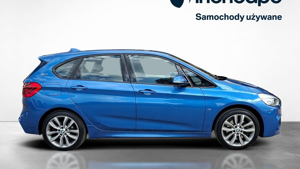 BMW Serii 2, 225