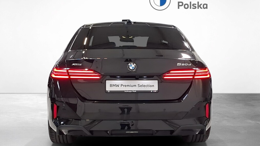 BMW Serii 5, 520
