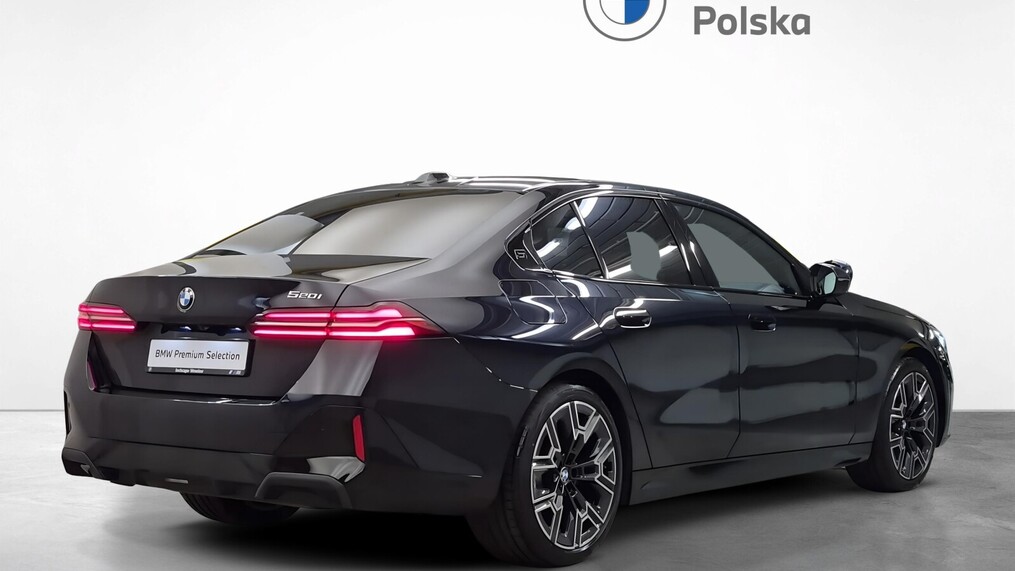 BMW Serii 5, 520