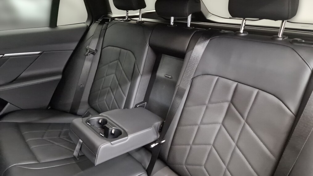 BMW Serii 5, 520