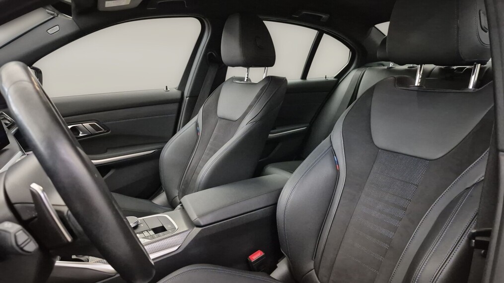 BMW Serii 3, 320