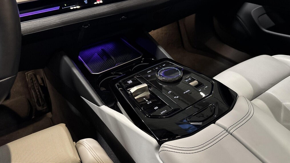 BMW Serii 5, 520
