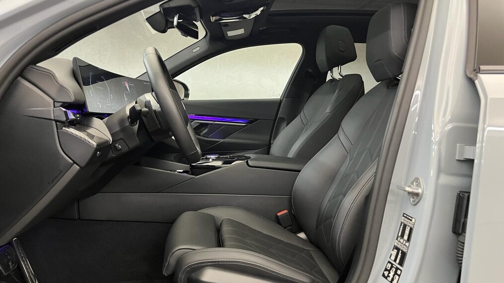 BMW Serii 5, 520