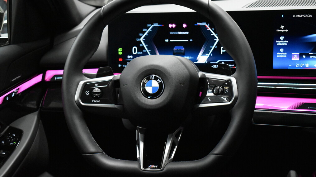 BMW Serii 5, 520