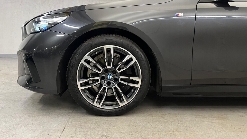 BMW Serii 5, 520