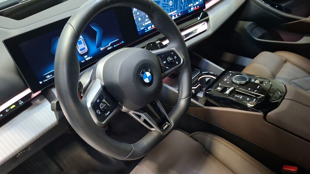 BMW Serii 5, 520