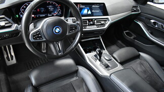 BMW Serii 3, 330