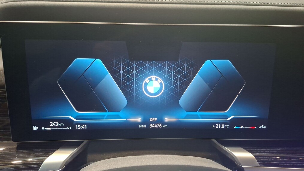 BMW Serii 7, 740