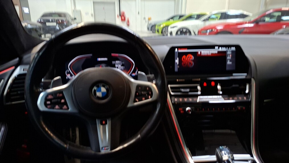 BMW Serii 8, 850