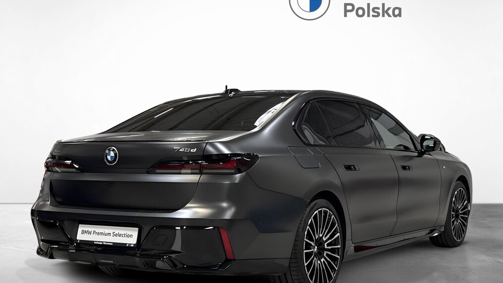 BMW Serii 7, 740