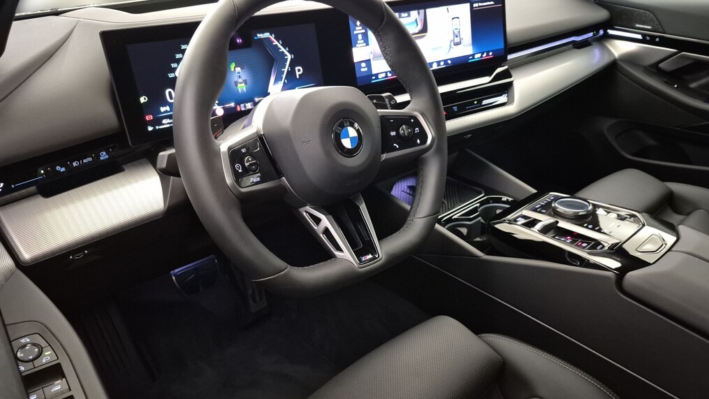 BMW Serii 5, 520