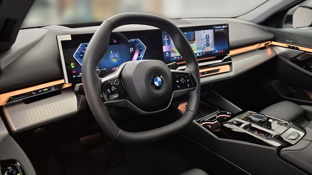BMW Serii 5, 520