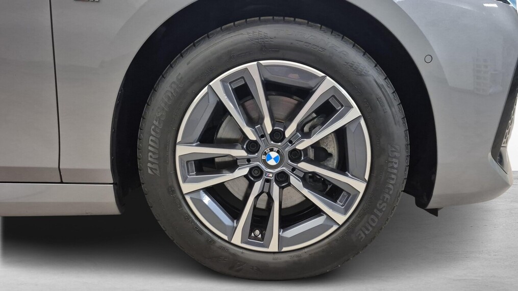 BMW Serii 2, 218