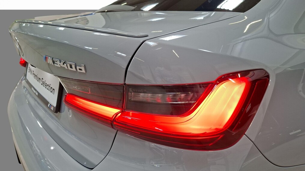 BMW Serii 3, 340