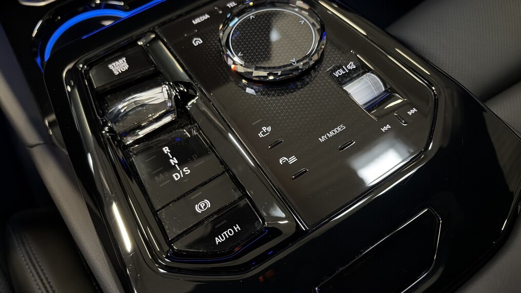 BMW Serii 5, 520