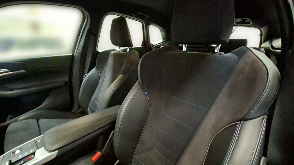 BMW Serii 2, 218