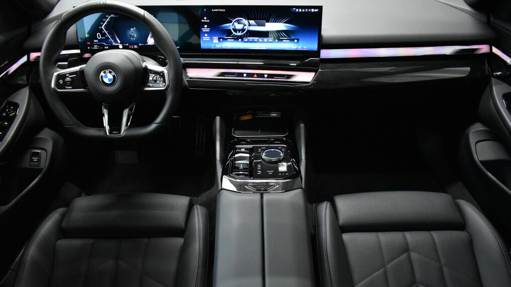BMW Serii 5, 520