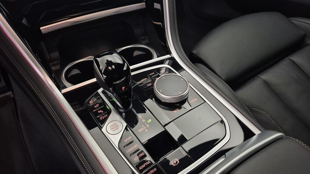 BMW Serii 8, 850