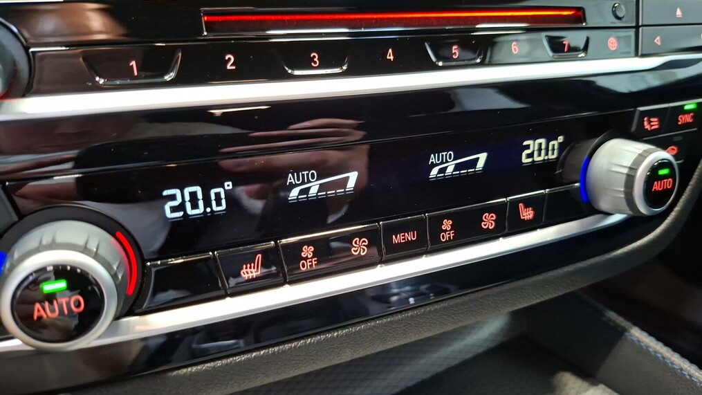 BMW Serii 5, 520