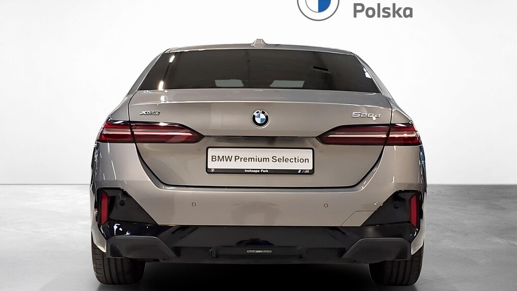 BMW Serii 5, 520