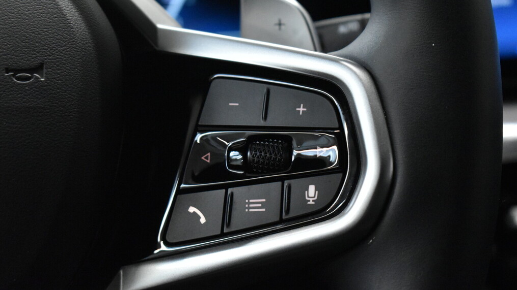BMW Serii 3, 320
