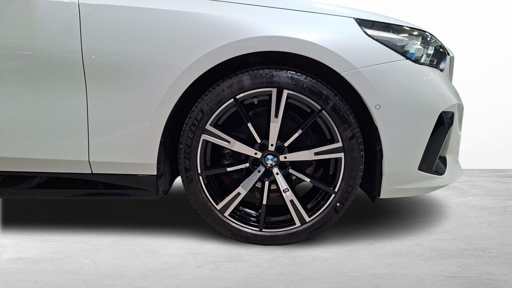 BMW Serii 5, 520