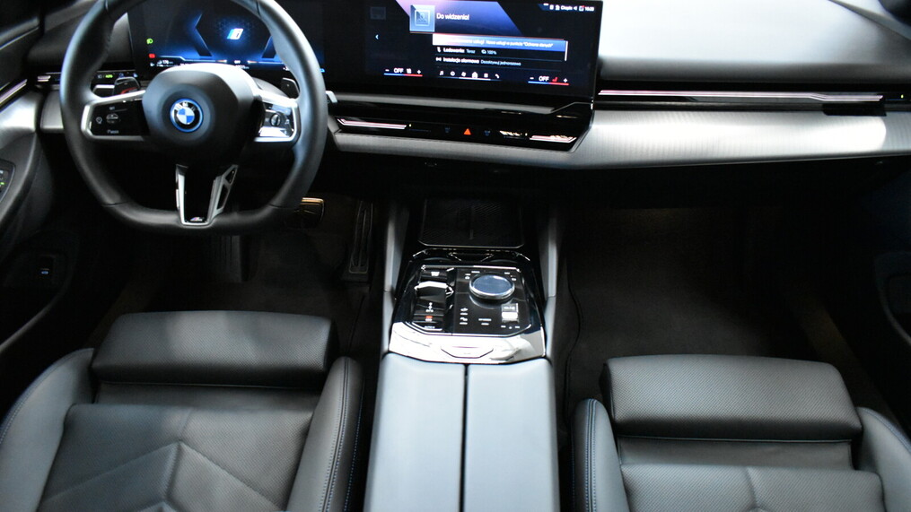 BMW Serii 5, 530