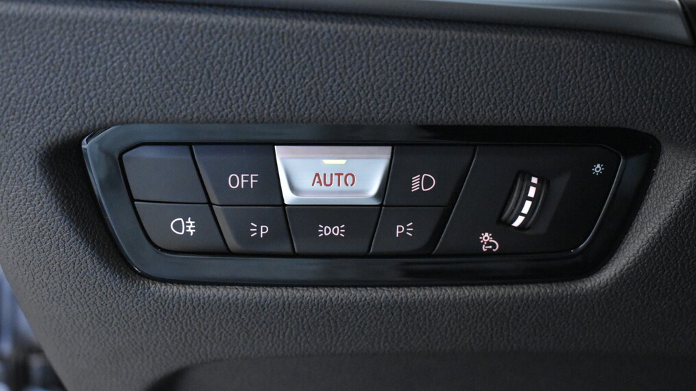 BMW Serii 3, 320