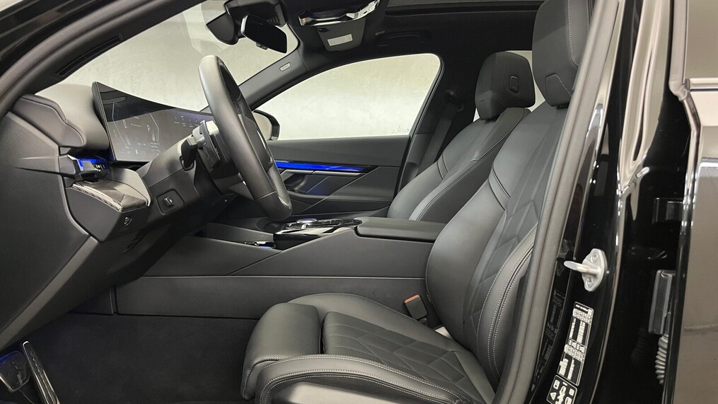 BMW Serii 5, 520